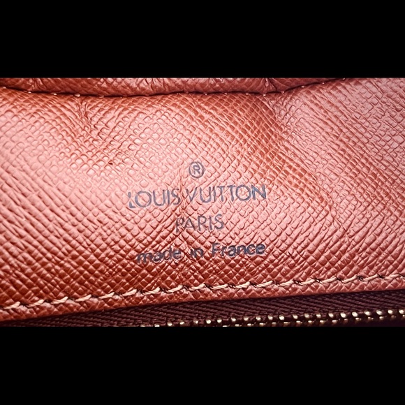 Authentic Louis Vuitton Monogram Bolougne 30 - Picture 3 of 16